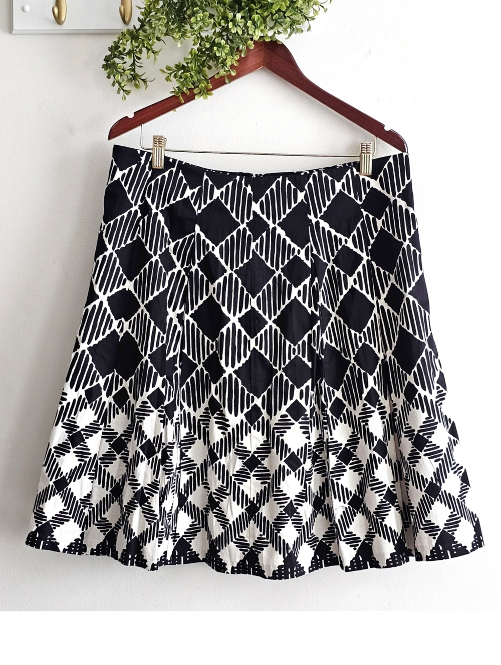 NWT Talbots Black White Geometric Pleated A-Line Skirt Lined Sz 14